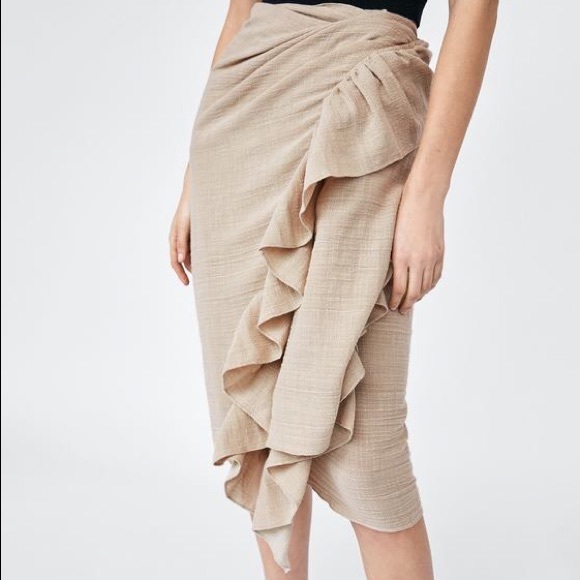 NWT Zara Cream Ruffled Cotton Scarf Sarong Wrap - Picture 2 of 7